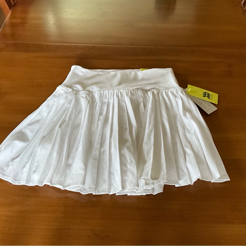 Chic White All in Motion Skort